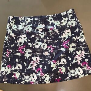 Lady Hagen Women’s floral print Golf Skort Size 14 Perfect condition.